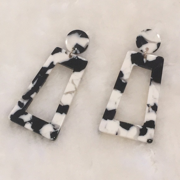 Marbled Rectangle Earrings - Picture 4 of 6